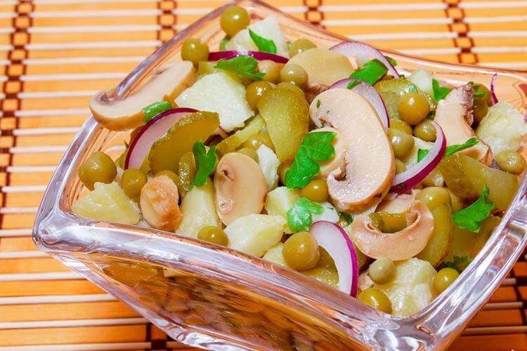 Пісний картопляний салат з грибами - рецепти